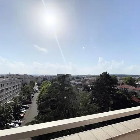 Spacious &nice With Balcony And Parking * Villeurbanne