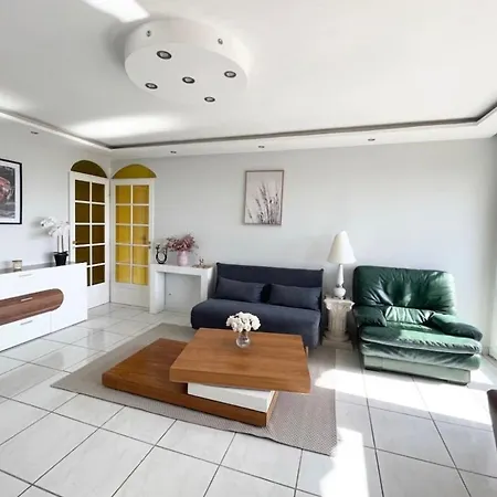 Spacious &nice With Balcony And Parking Apartment Villeurbanne